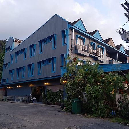 Seabox Khaolak Hostel Khao Lak Exterior photo