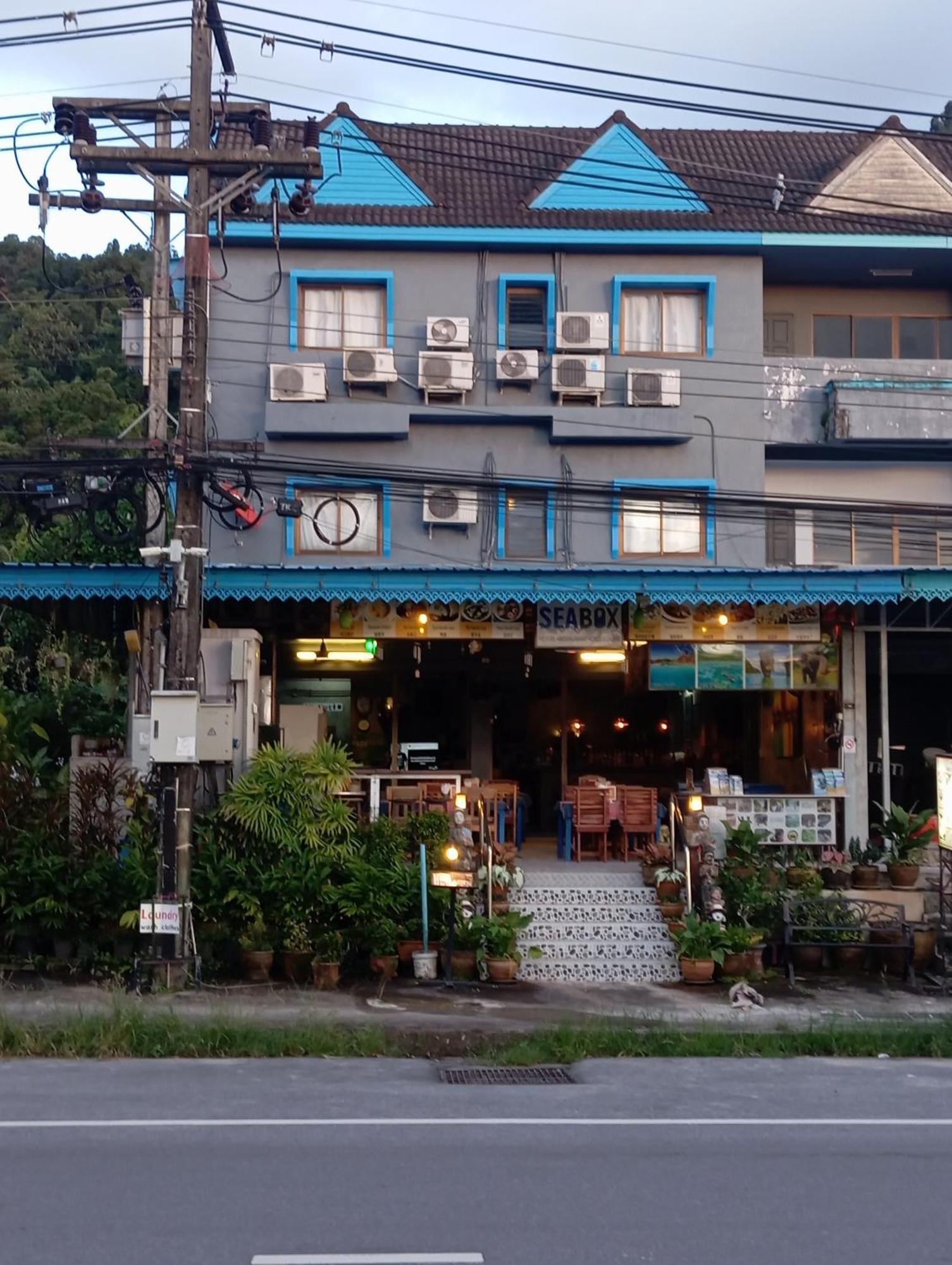 Seabox Khaolak Hostel Khao Lak Exterior photo