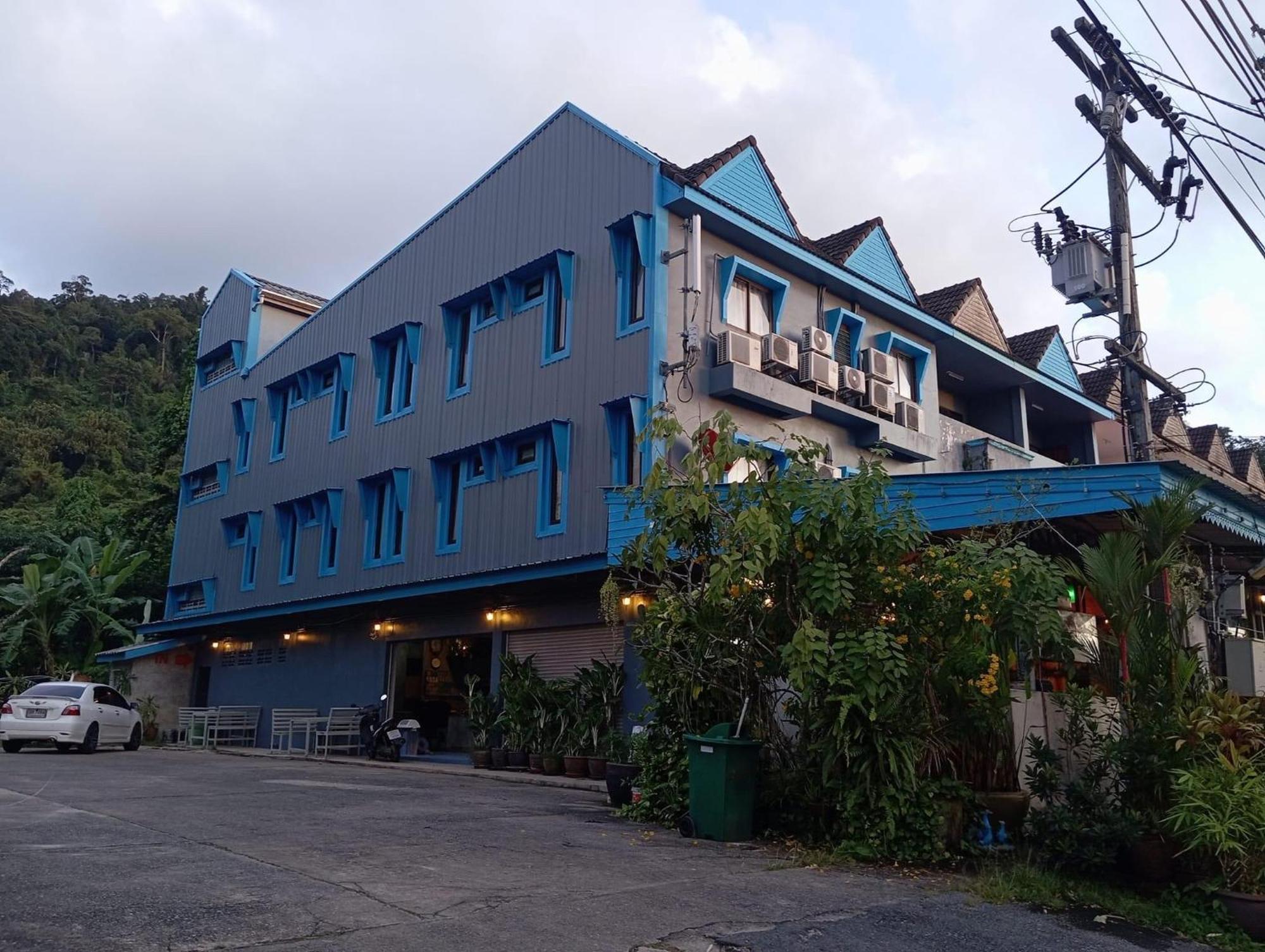 Seabox Khaolak Hostel Khao Lak Exterior photo