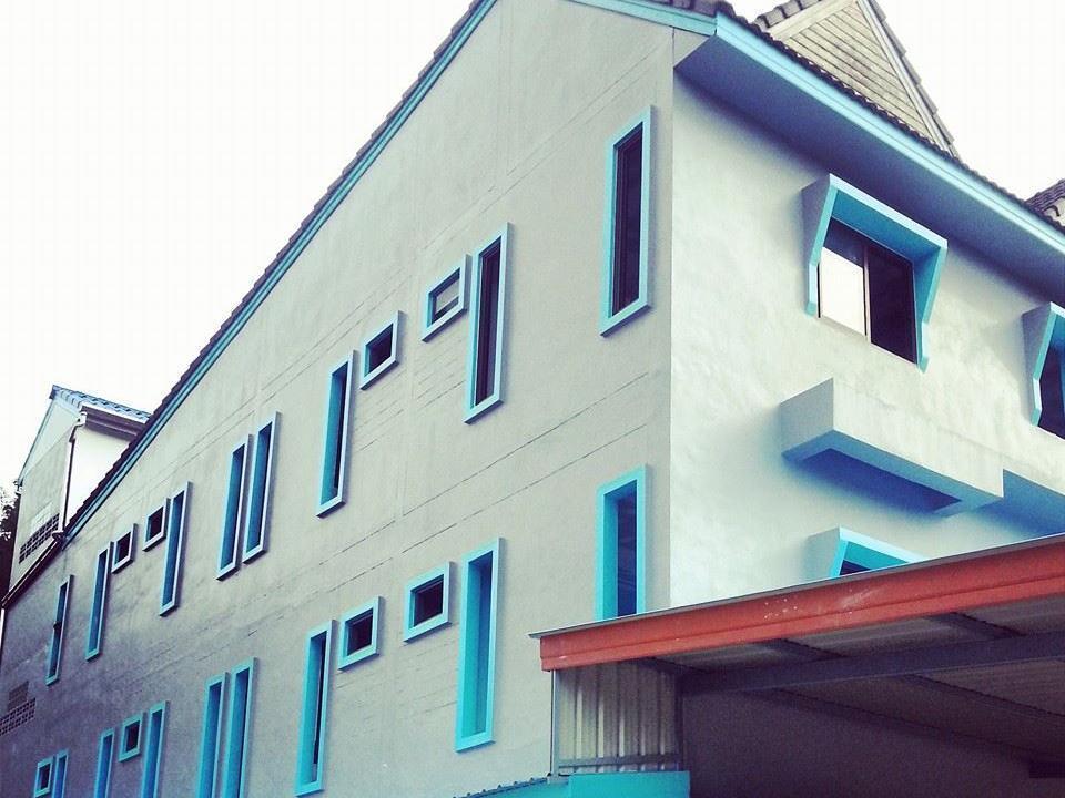 Seabox Khaolak Hostel Khao Lak Exterior photo