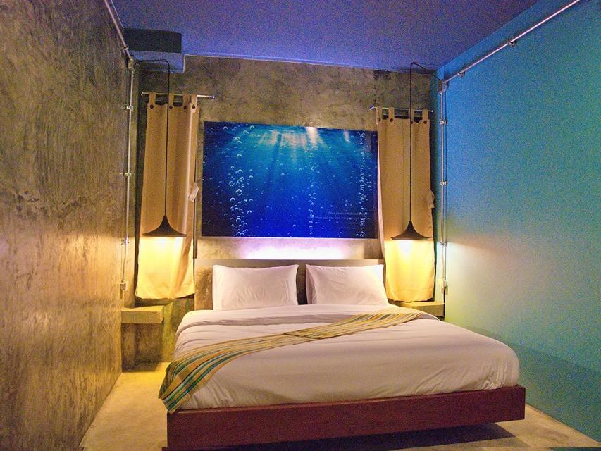 Seabox Khaolak Hostel Khao Lak Exterior photo